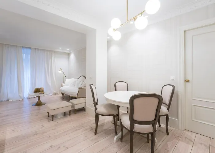 Brand New I Beachfront I 3 Min Old Town Anvers アパート